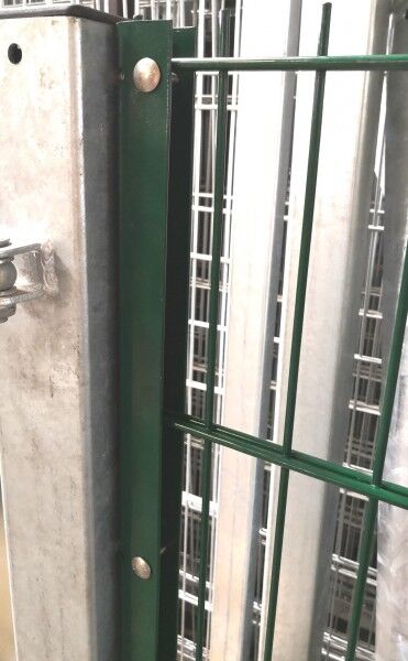 U-Anschlussprofil / Anschlussleiste Moosgrün 183cm zur Zaunmontage an Wand oder Torpfosten