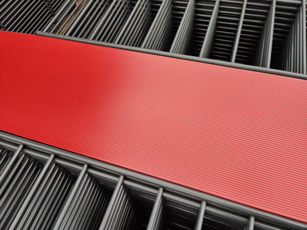 Sichtschutzstreifen Premium Plus Polypropylen 2.550 x 190 mm (1,3 mm Stärke) ähnlich RAL 3011 Braunrot geriffelt