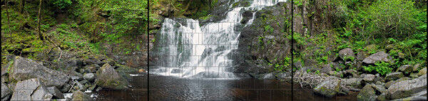Sichtschutz Premium Panorama Wasserfall im Wald XXL